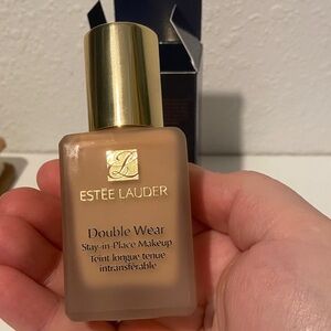 Estee Lauder Double Wear Foundation - Warm Beige